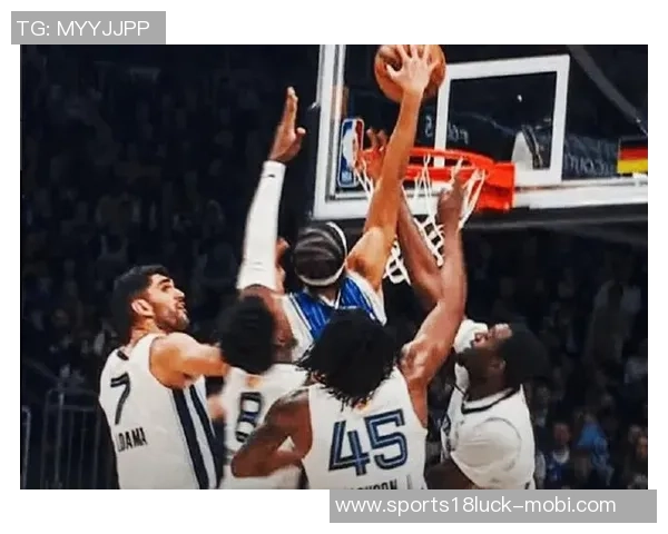 克莱重现巅峰状态成功防守字母哥展现强大实力